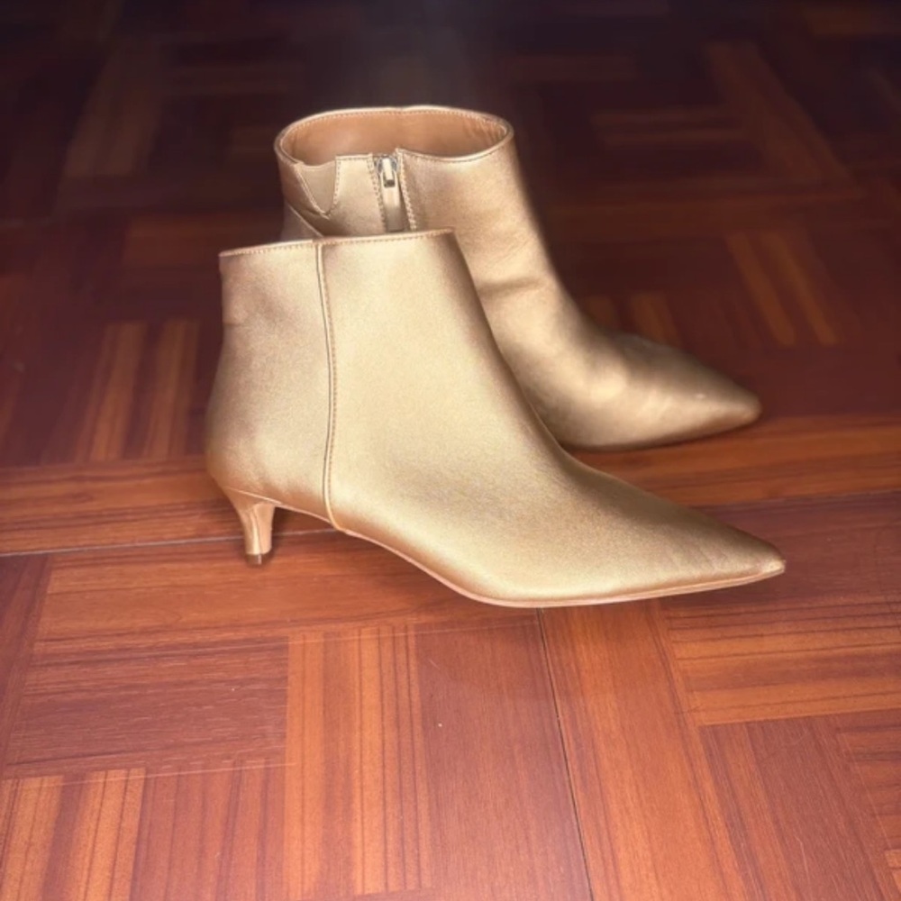 Comfortview Gold Ankle Boots